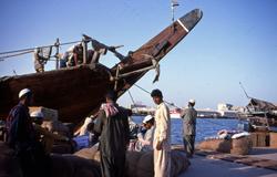 Iranske sjømenn i havneområdet.