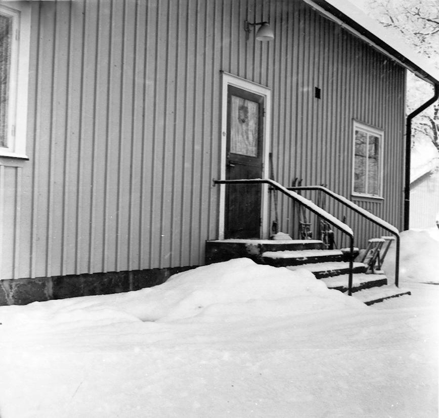 Kättilstorp 8 Januari 1968 före VA-arbeten. Stationshuset.