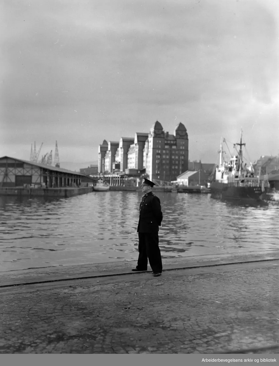 Oslo Havnelager. Politibetjent..1950 - 1959.