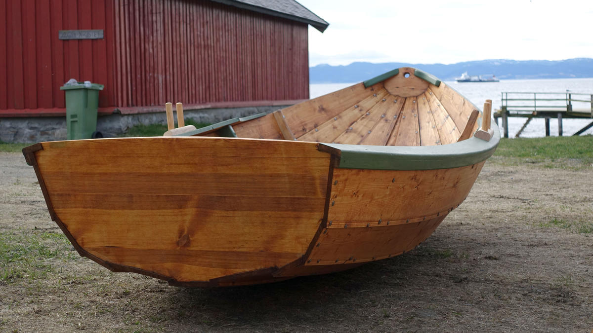 Small wooden dinghy, "Skeise" (Foto/Photo)