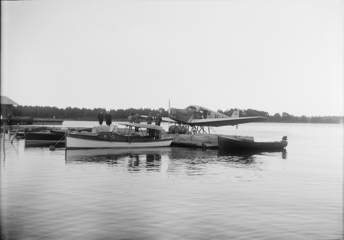 Sjöflygplan vid piren, Östhammar hamn, Uppland