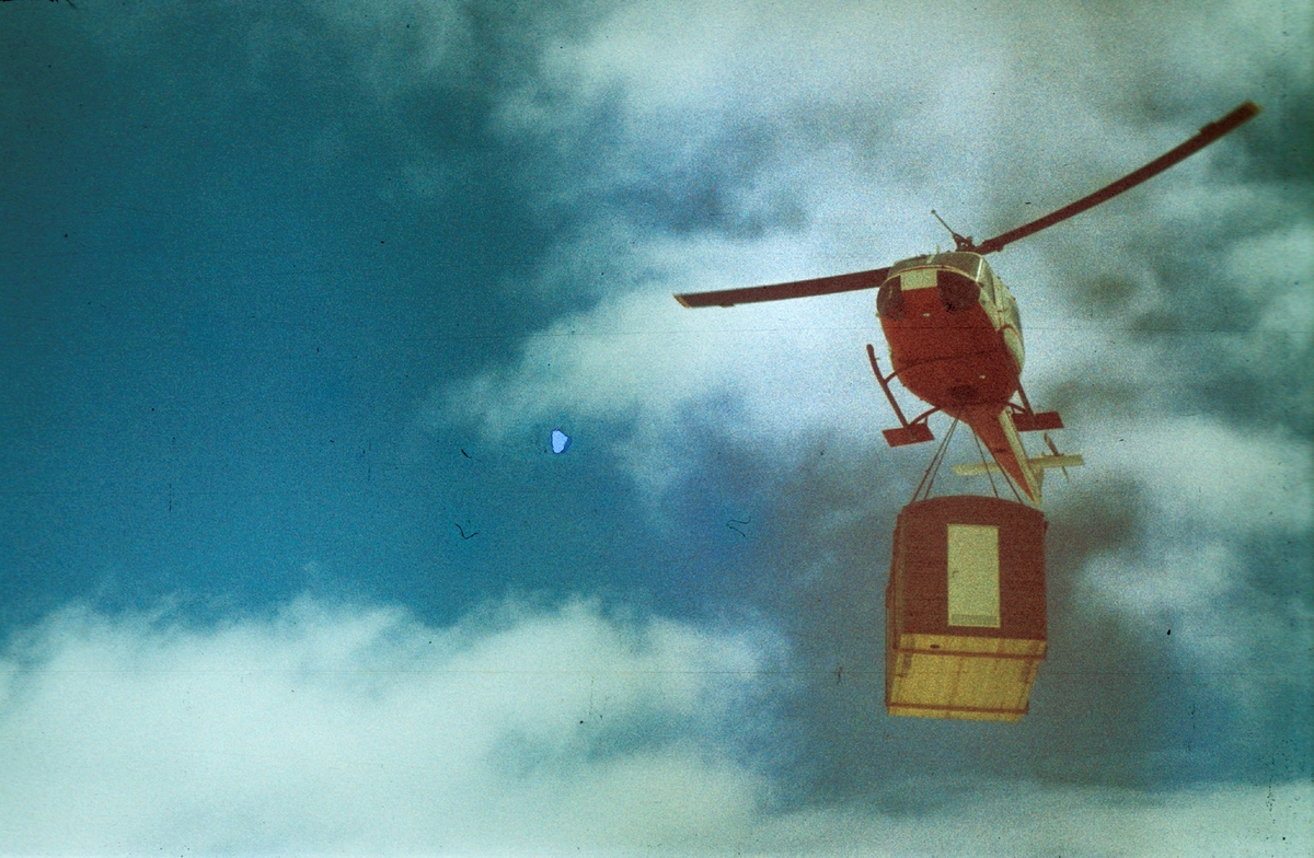 Helikoptertransport i samband med Tysso II-utbygginga.
