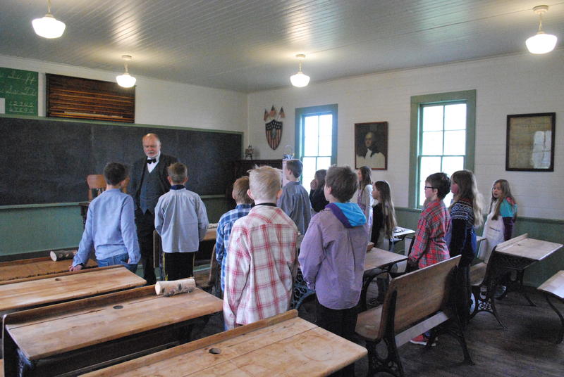 Skoleklasse på besøk i Leet-Christopher skolen på Migrasjonsmuseet. (Foto/Photo)