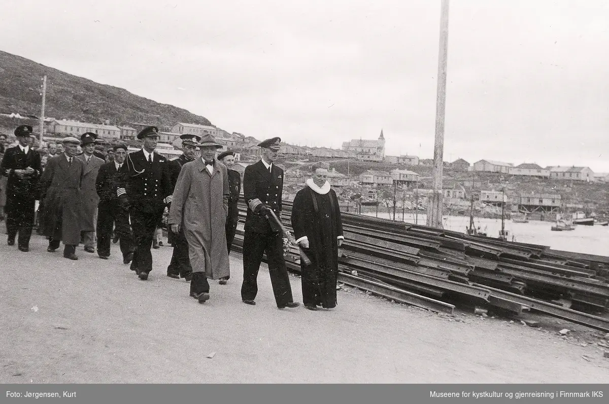 Gjenreisning. Besøk av Kong Haakon VII i Honningsvåg. 09. juli 1946.