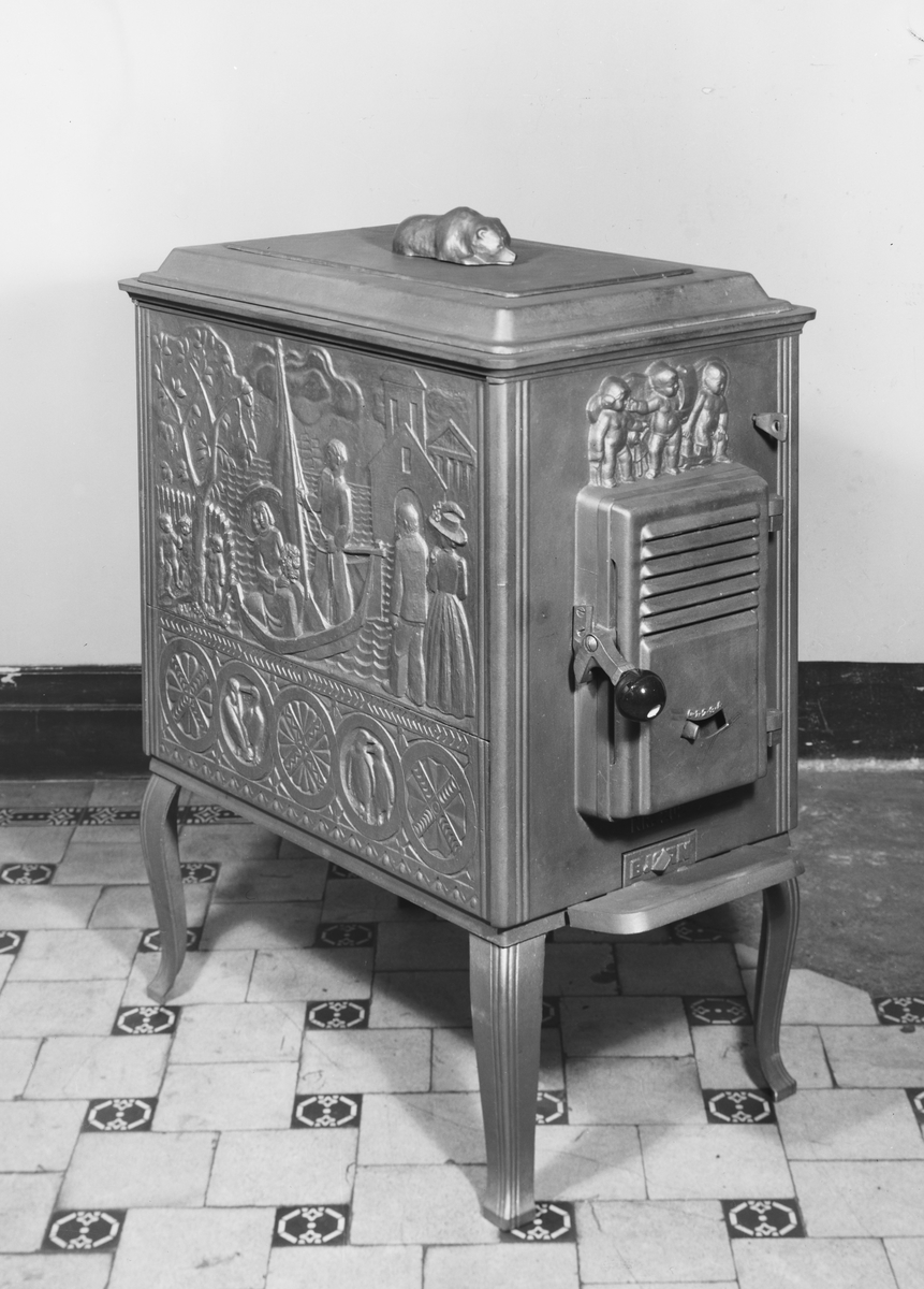 Ovn produsert av Drammens Jernstøperi.