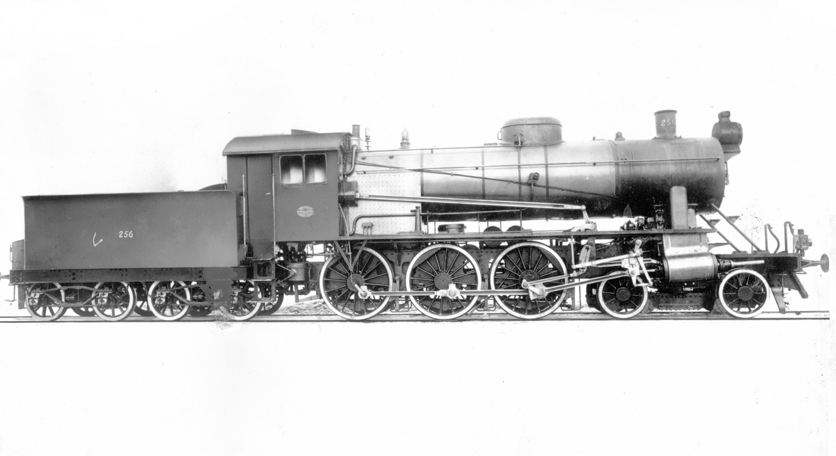 Fabrikkfoto av damplokomotiv 30a 256. Dette var første leverte lokomotiv av denne typen.