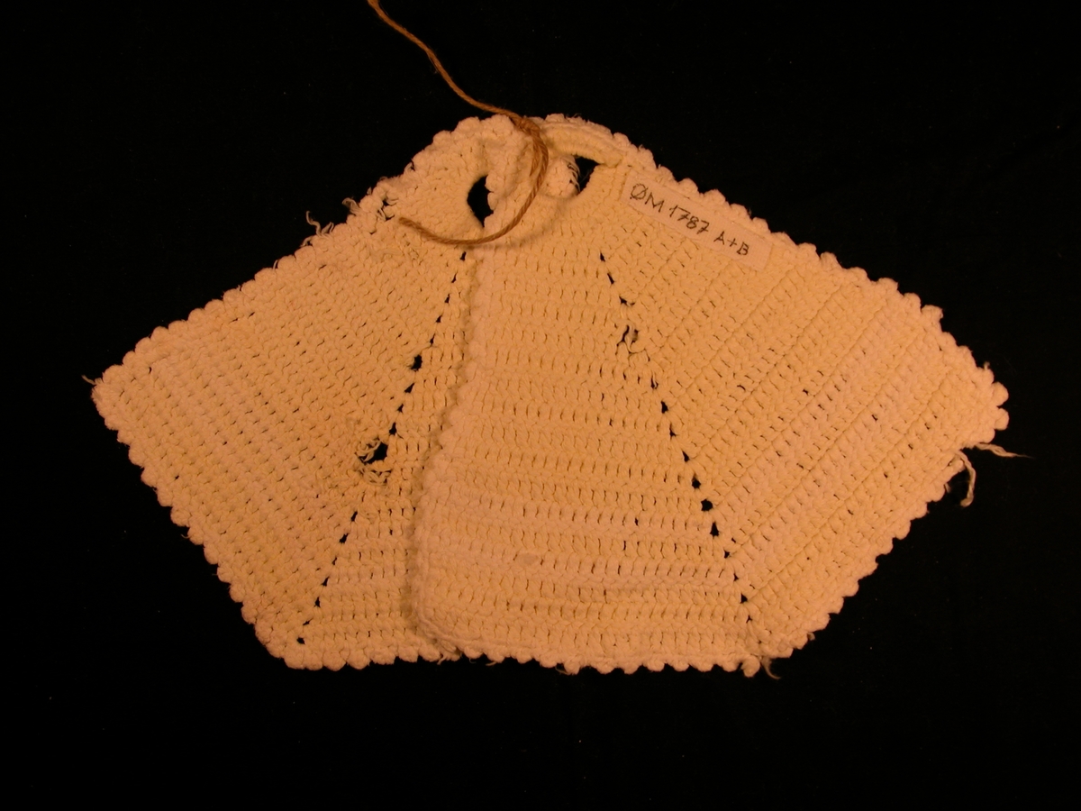 Form: To samanhekla trekantar med hank
