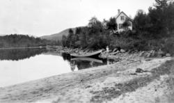 Tekst mangler. Vet du noe om motivet, tid, sted, navn på per