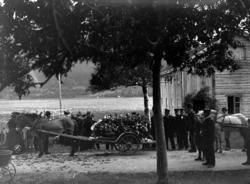 Foto fra en begravelse. Det er ukjent hvor, men trolig i Eid