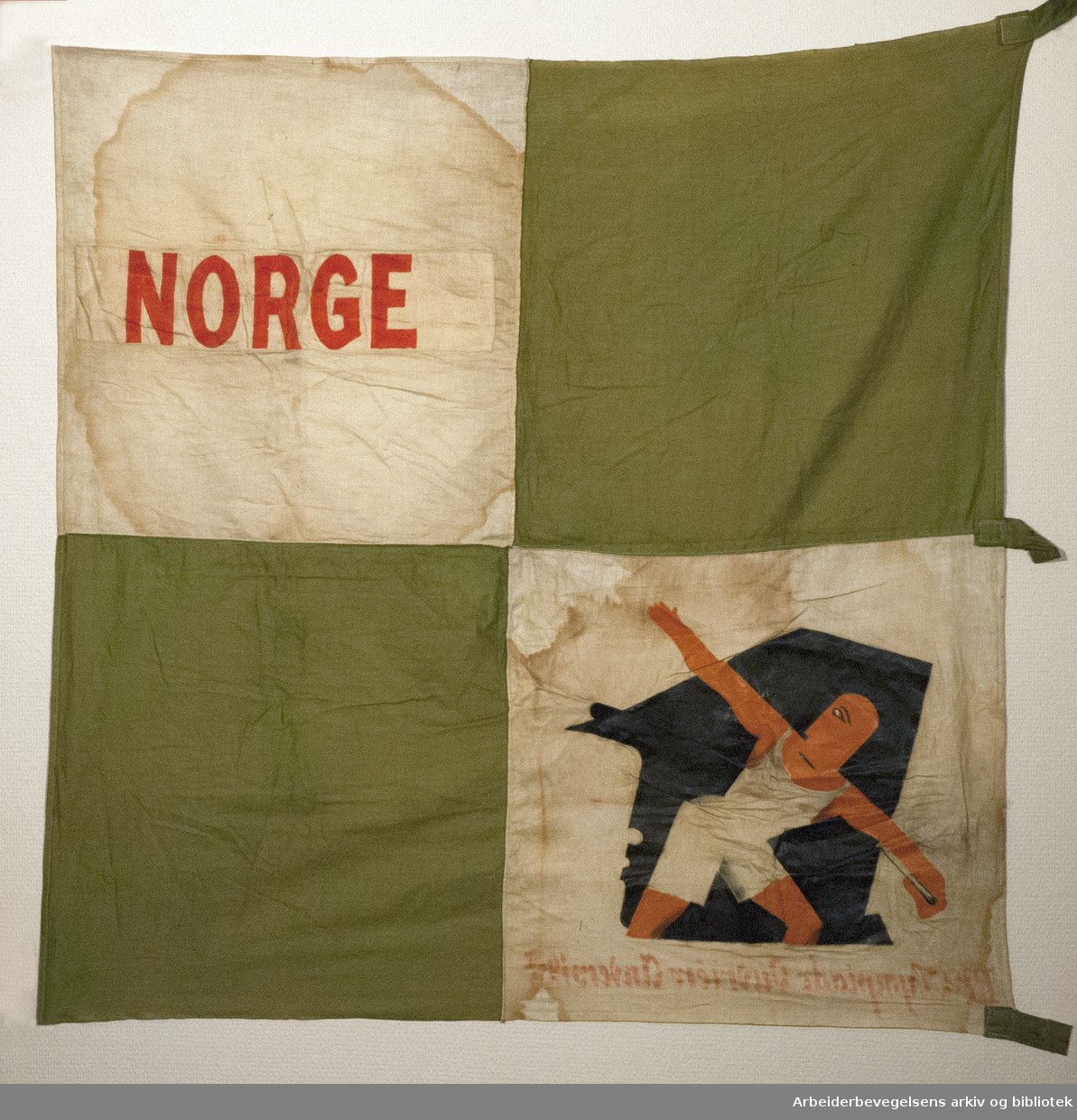 Arbeiderolympiaden 1937..Bakside..Fanetekst: Norge..