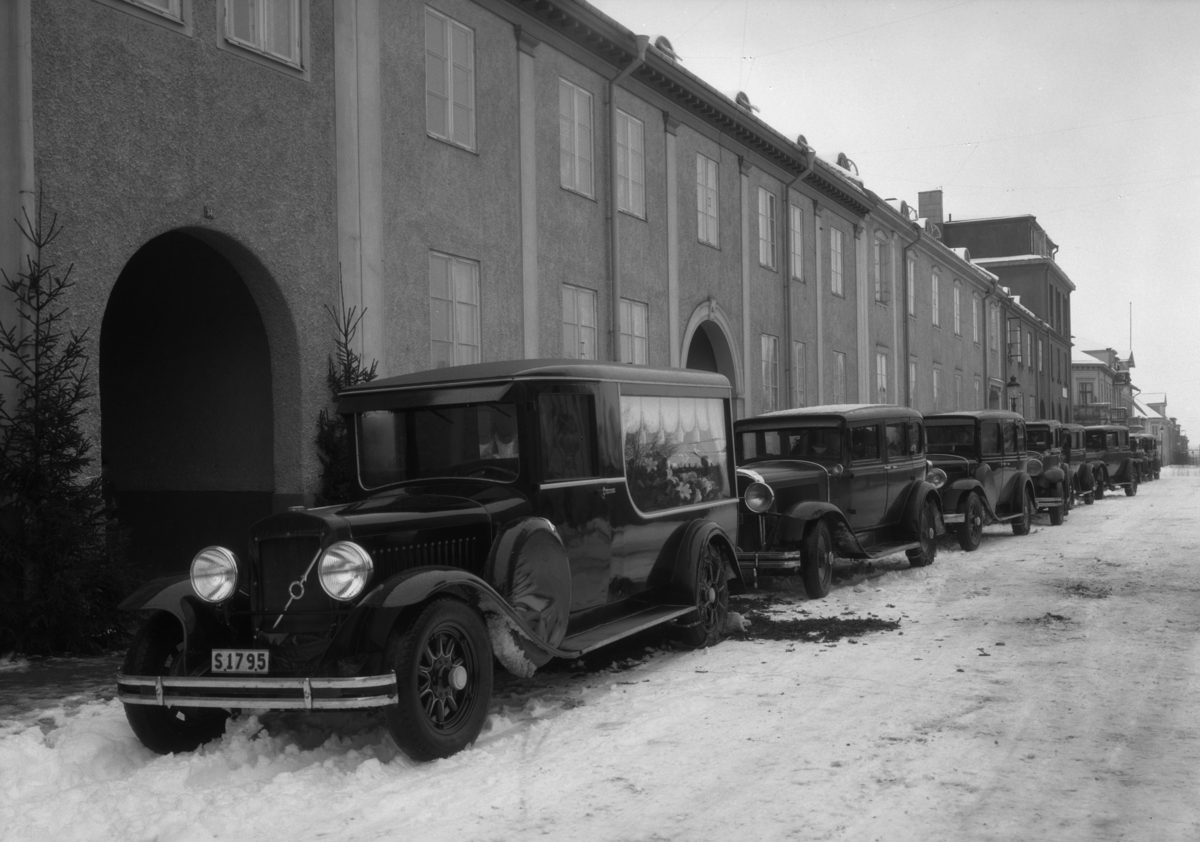 Begravningsprocession längs Herrhagsgatan år 1934.