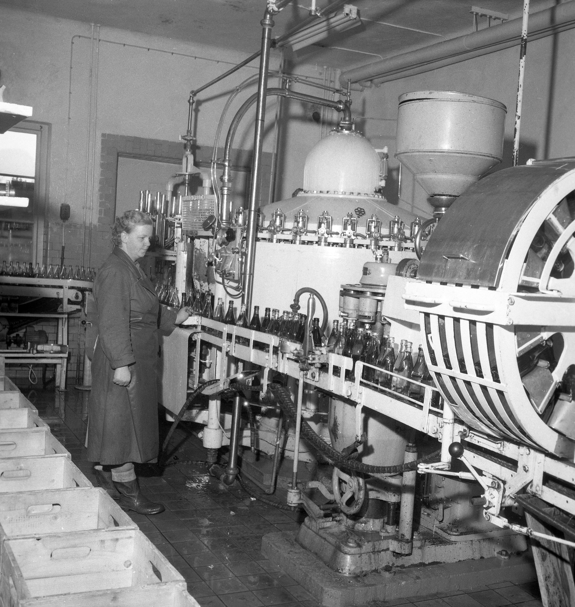 Bildsvit från kooperativt ägda Vattenfabriken Värmland, Väse daterad 19510404.