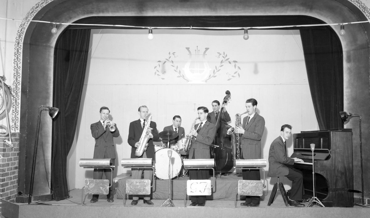 Herr Gunnar Janssons orkester fastnade på plåten 17/3 1945.