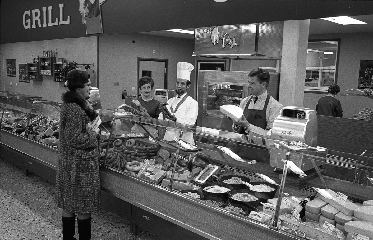 Första gången i butiken i nyinvigda Våxnäs centrum 19681121.