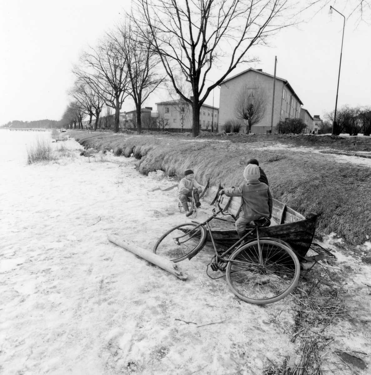 Lek vid Mariebergsviken.