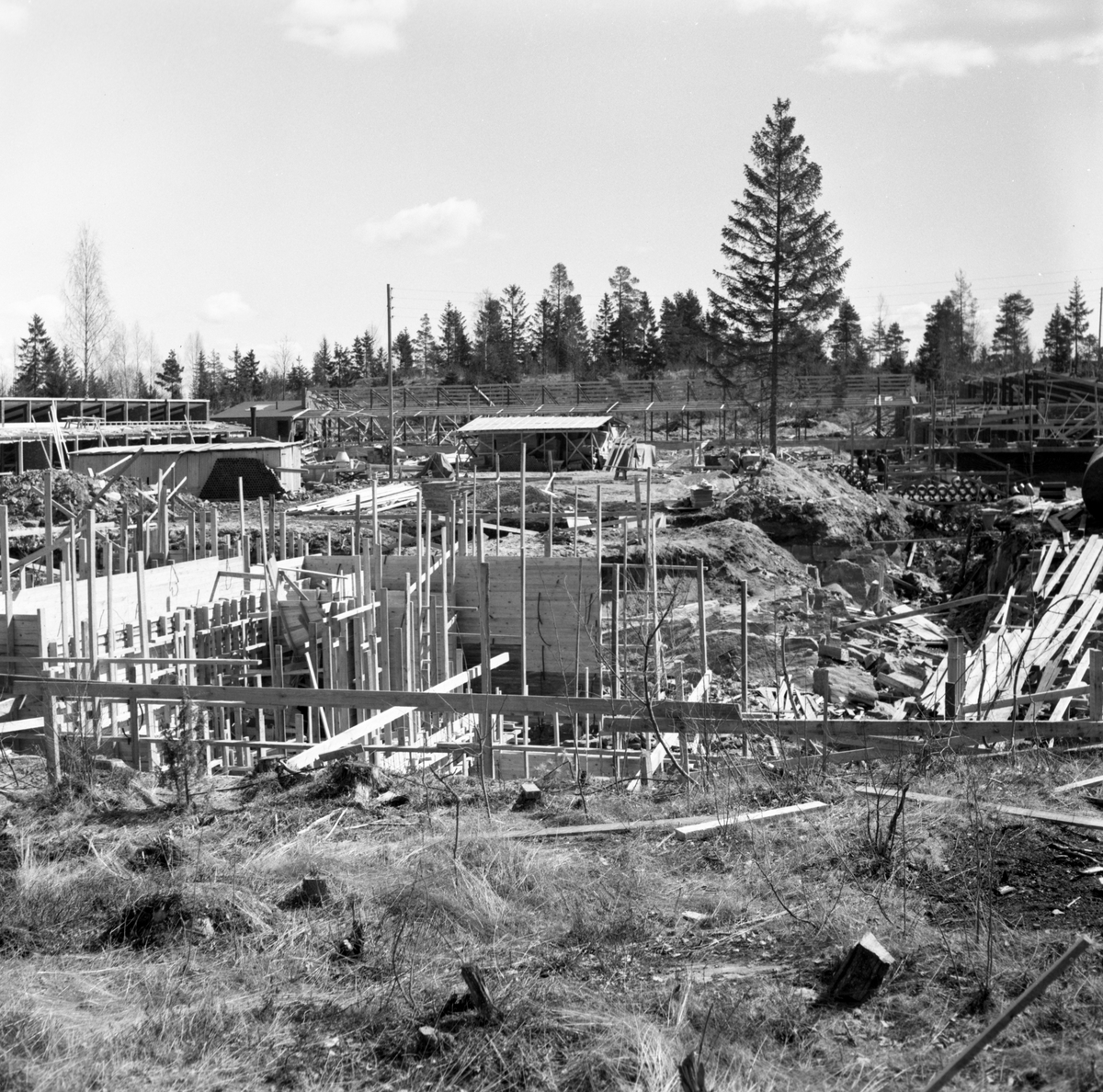 Grums: Skolbygge i Grums april 1958.