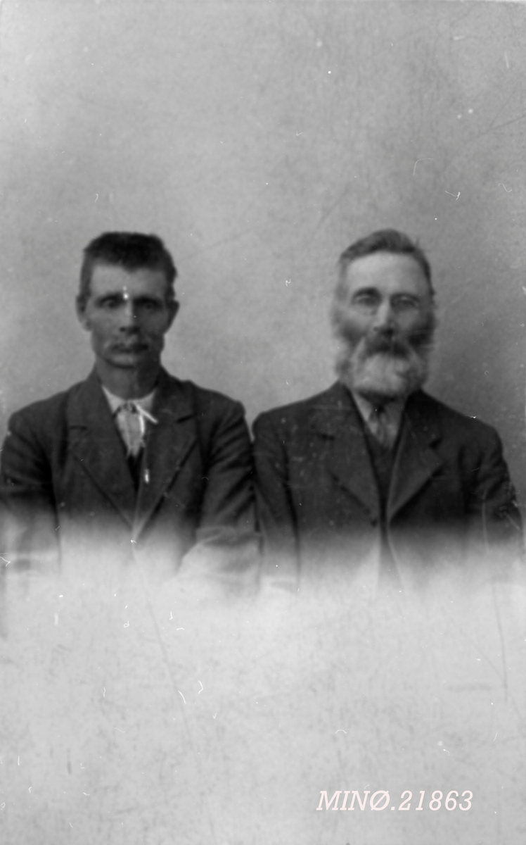 Portrett av to menn - Bent Mørstad og Dortinus Sandodden