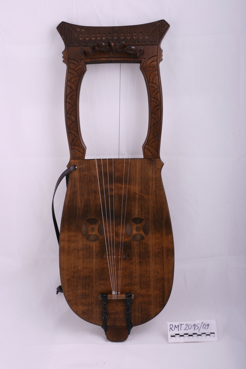 Lyre - Ringve Musikkmuseum / DigitaltMuseum