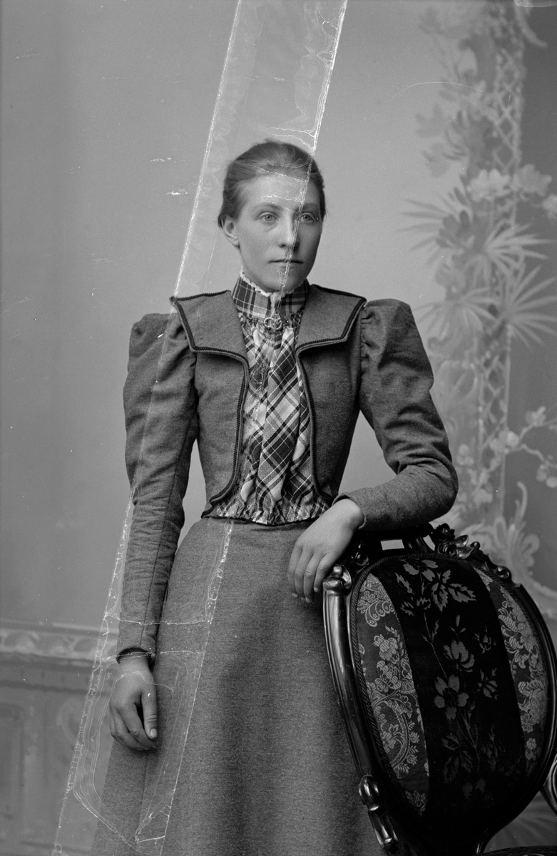 Hilma Andersson, Malma Prostgård, Åsby 1900. Fotograf okänd.