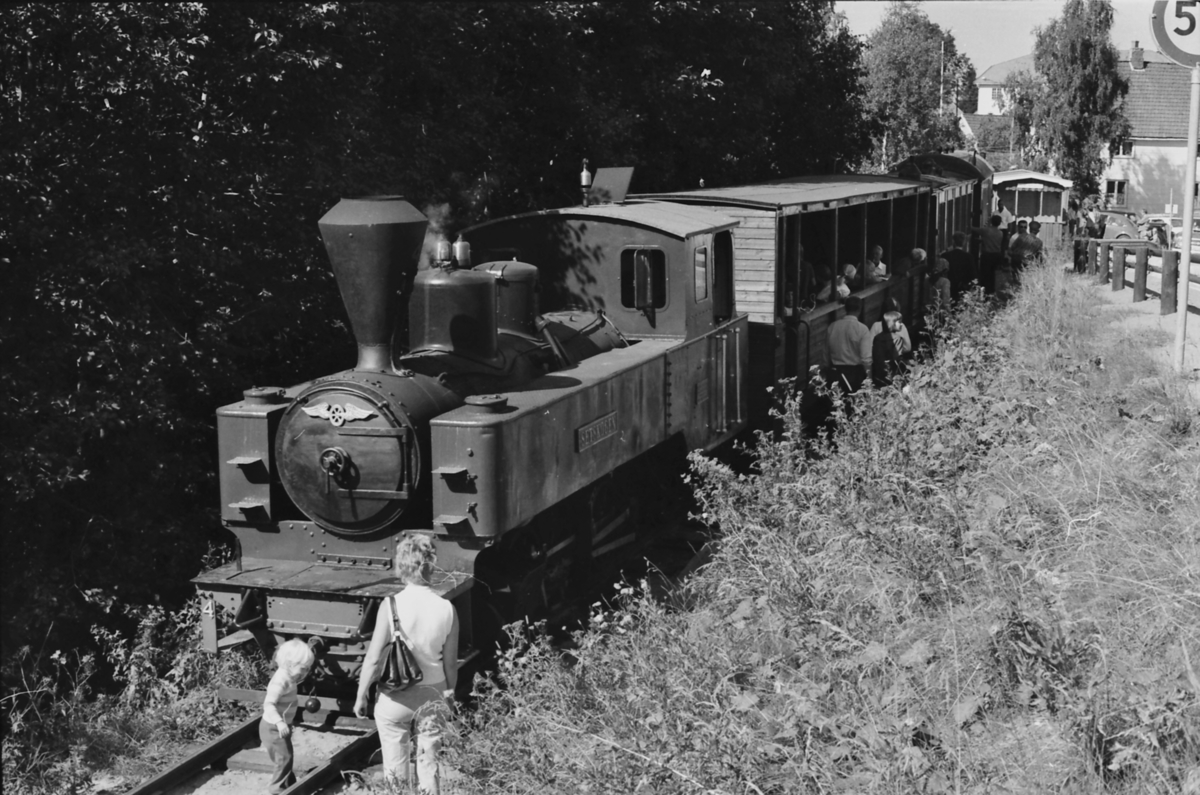 Damplokomotiv nr. 4 Setskogen med museumstog på Urskog-Hølandsbanen ...