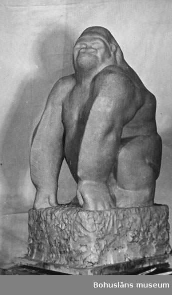 Skulptur av Tage Larsson (1903-1980), Resteröd, Ljungskile