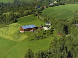 Borgard, Østre Gausdal, rød og hvit driftsbygning, hvit/lys 