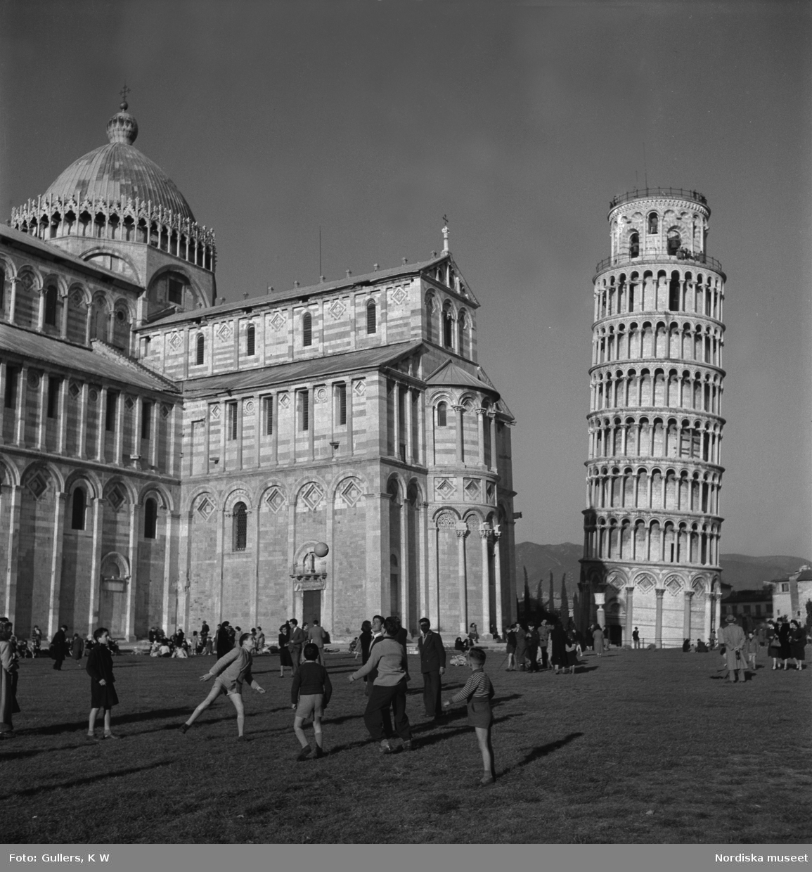 Katedral och det lutande tornet i Pisa