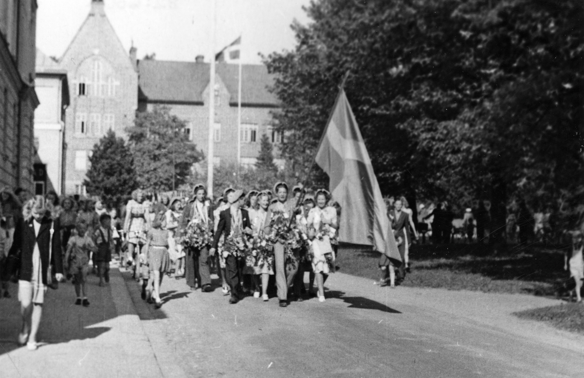 Realexamen, 1940-tal.Tågar från Karlbergsskolan.