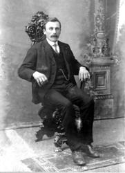 Atelierportrett av Jens Jakobsen, Valvåg.