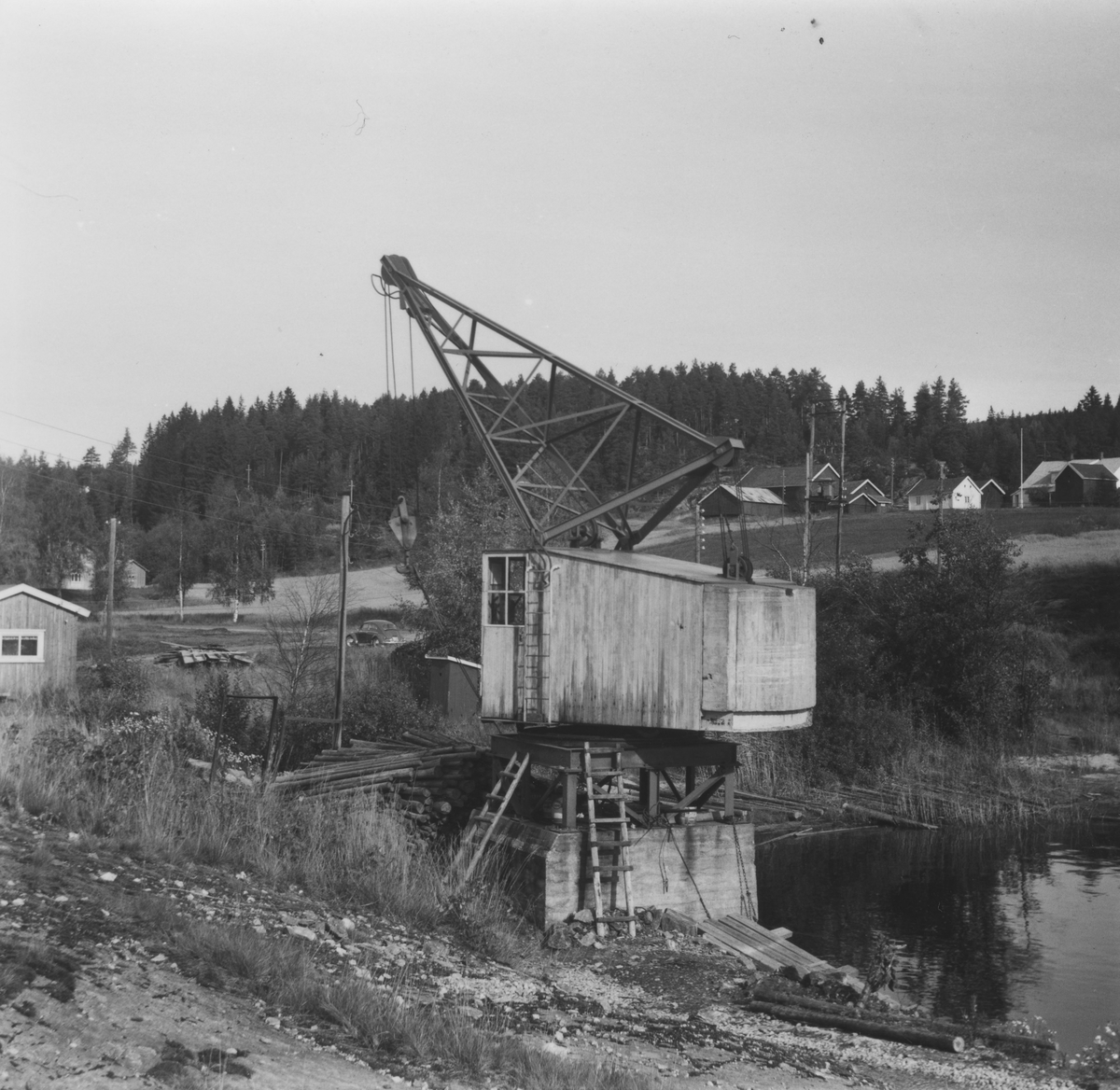 Tømmerkranen på Skulerud stasjon på den nedlagte Aurskog-Hølandsbanen.