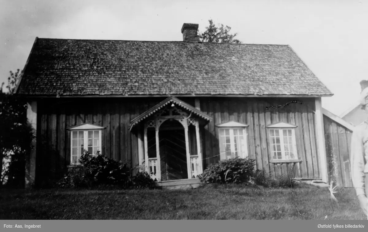 Haukebøl østre, gård i Rømskog, våningshus . Fotografert 1930.