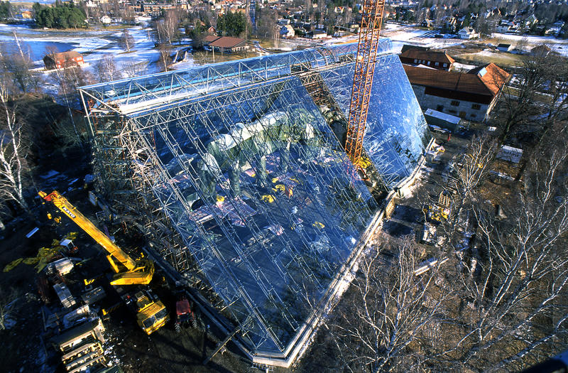 Hamardomen under konstruksjon, vinteren 1997-98.