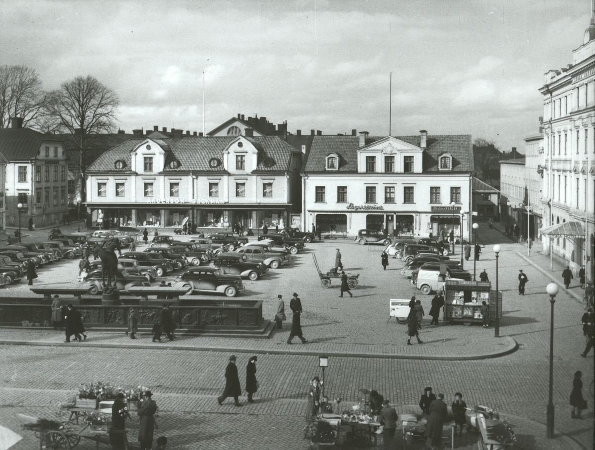 Stora sedd mot norr. Bilmodellerna 50talsmodell. Stora 6