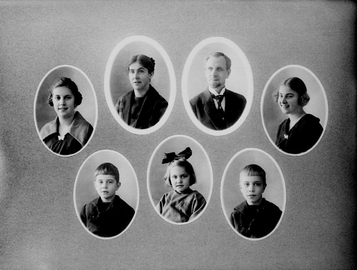 Personporträtt, 7 bröstbilder.
Fotograf Sam Lindskogs familj.
Sam, Hulda, Märta, Margit, Ingrid, Sven och Karl-Erik Lindskog.