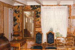 Dokumentasjonsbilder i serie av interiør på Herøy gard.