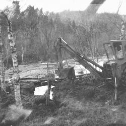 Dokumentasjonsbilder i serie av ei restbevaring av ei ødelag