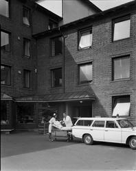 Sykehusinngang, PLS.