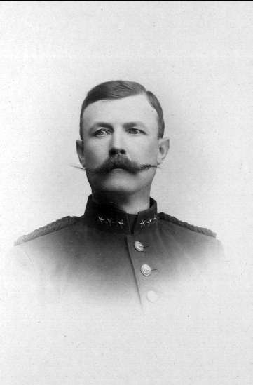 Officer artilleriet, N G F Hårleman född 25 jan 1866, officer 1888.