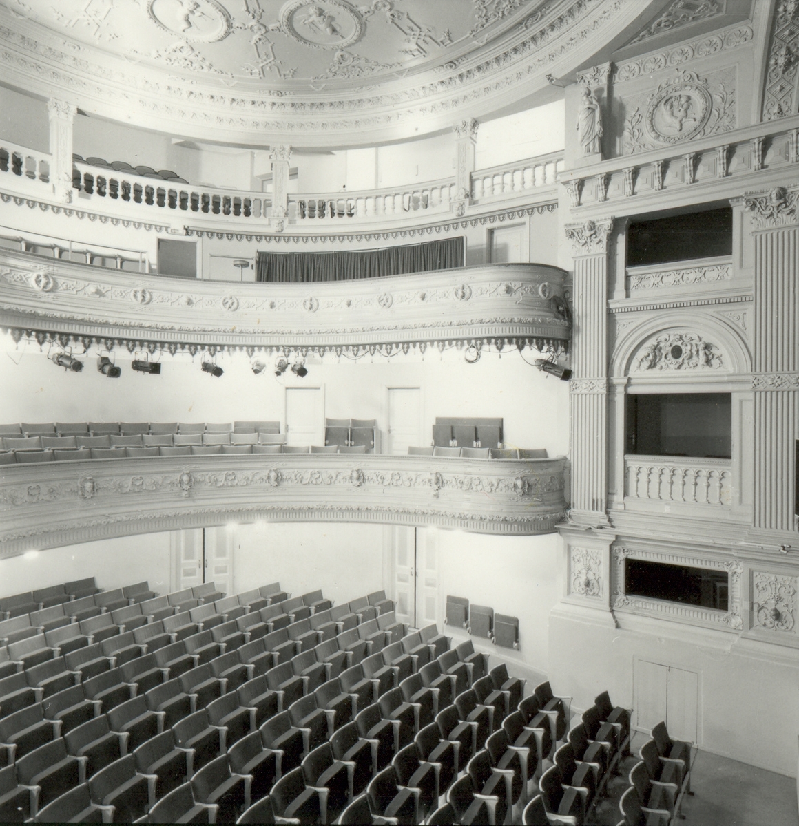 Dokumentation av Kalmar teater inför renoveringen. - Kalmar läns museum ...