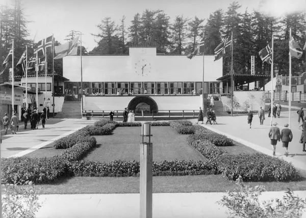 Østfoldutstillingen i Sarspborg 1930. Hovedrestauranten.
Øs