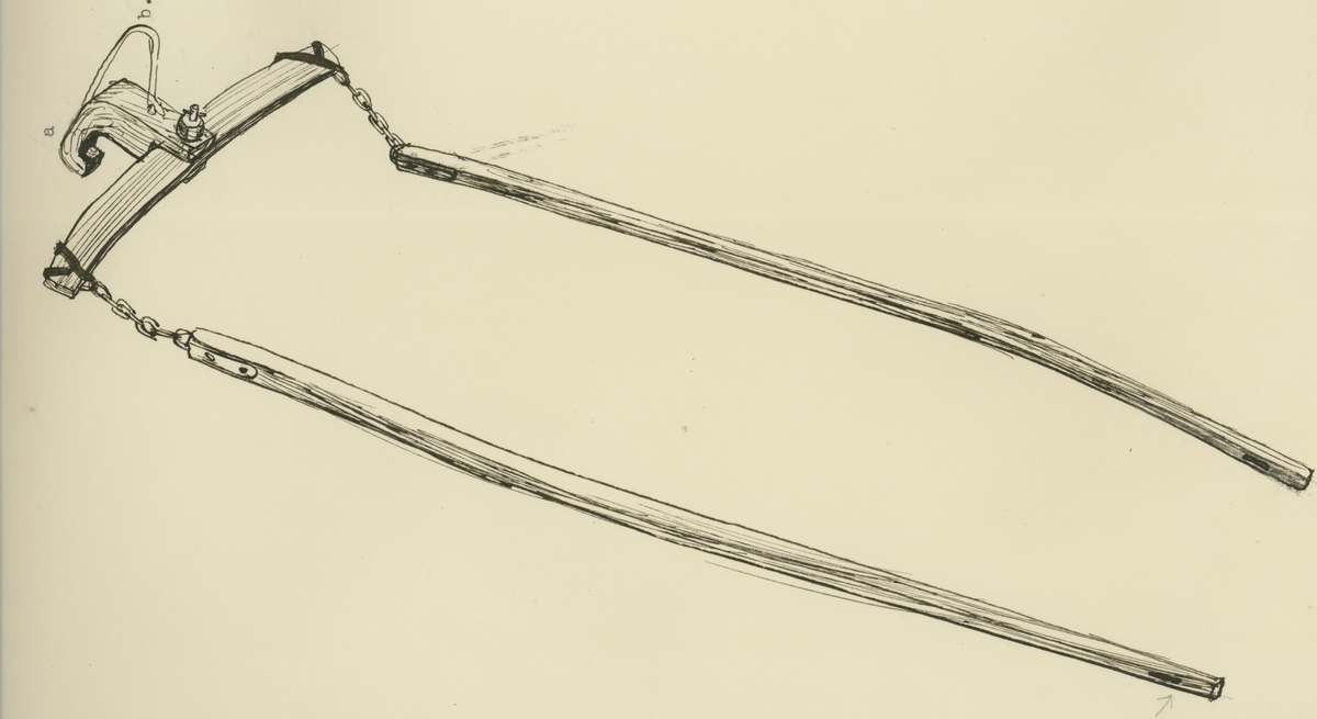Teckning av ett harvesdrag. a. Krok av björk 29 cm. b. Järnhandtag Längd 158 cm. Länkens längd 26 cm, bredd 75 cm.