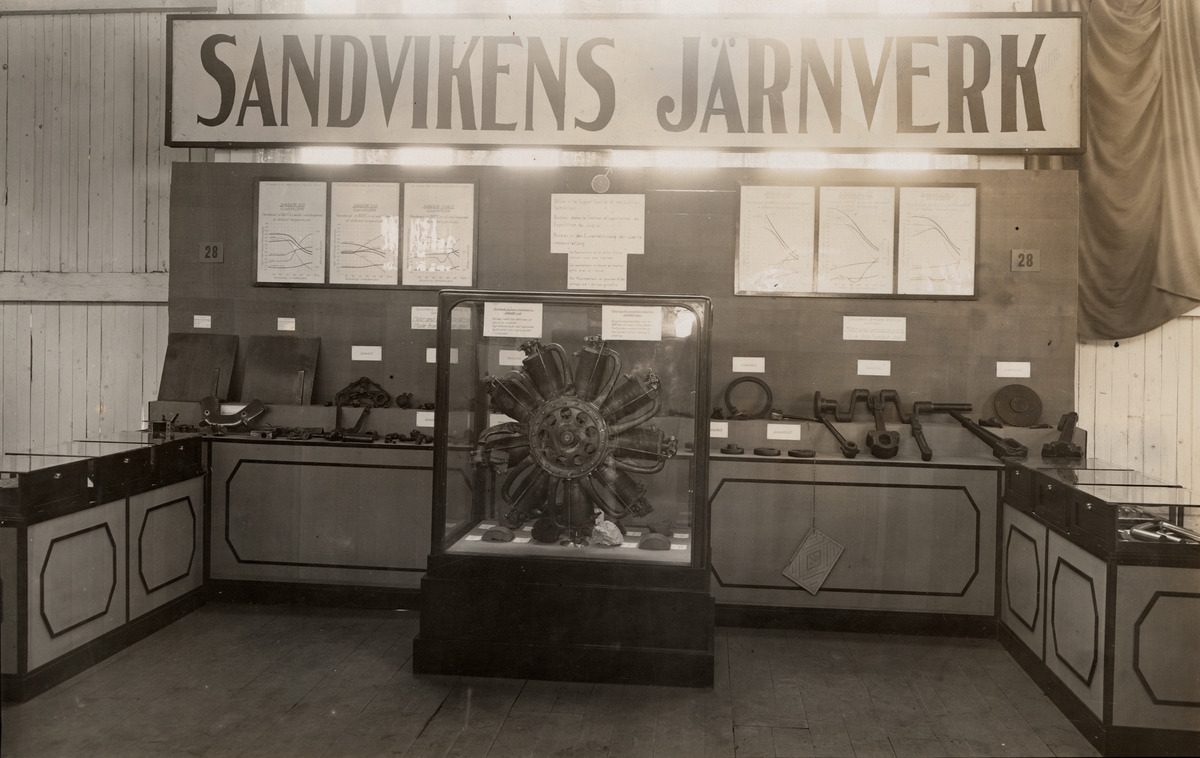 Sandvikens monter på Internationella Luftfartsutställningen vid Göterborgsutställningen 1923.