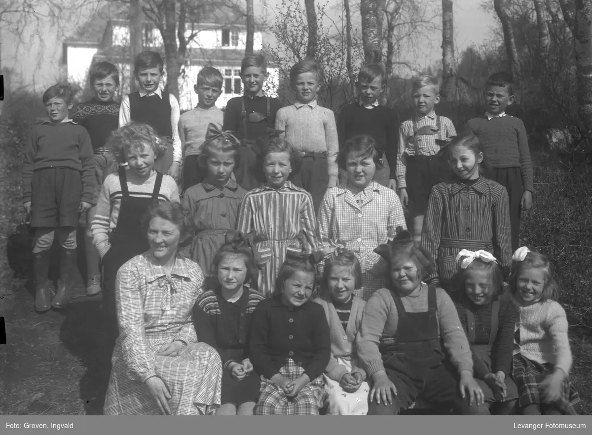 Skolebilde fra folkeskole, Nesheim skole.