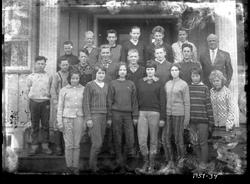 Skolebilde fra folkeskole, Reithaug skole i Åsen.