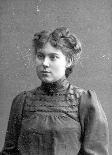 Fru Signe Sofia Augusta Lövgren, född von Hall 1889.