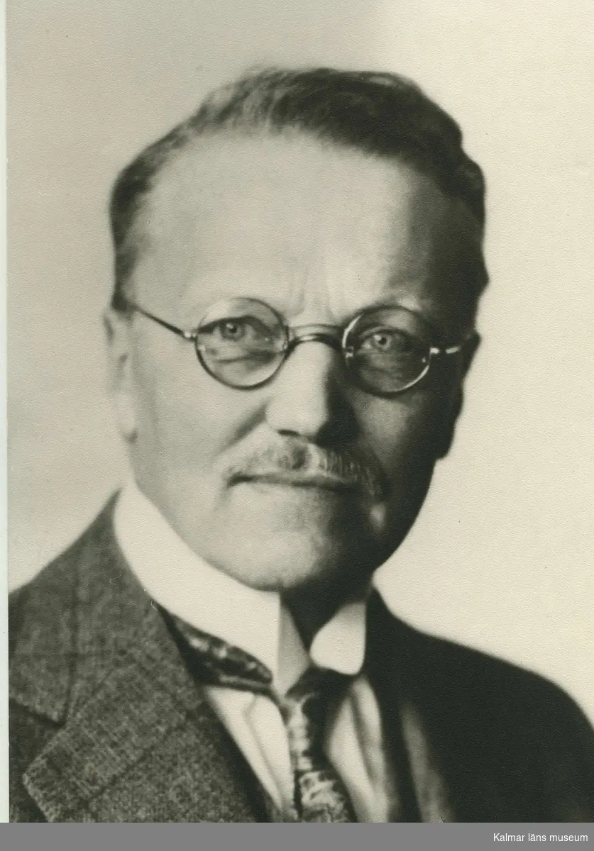 Sten Velander, professor. Född 15/6 1880 på Ebbetorp, Dörby socken, död 13/10 1953.