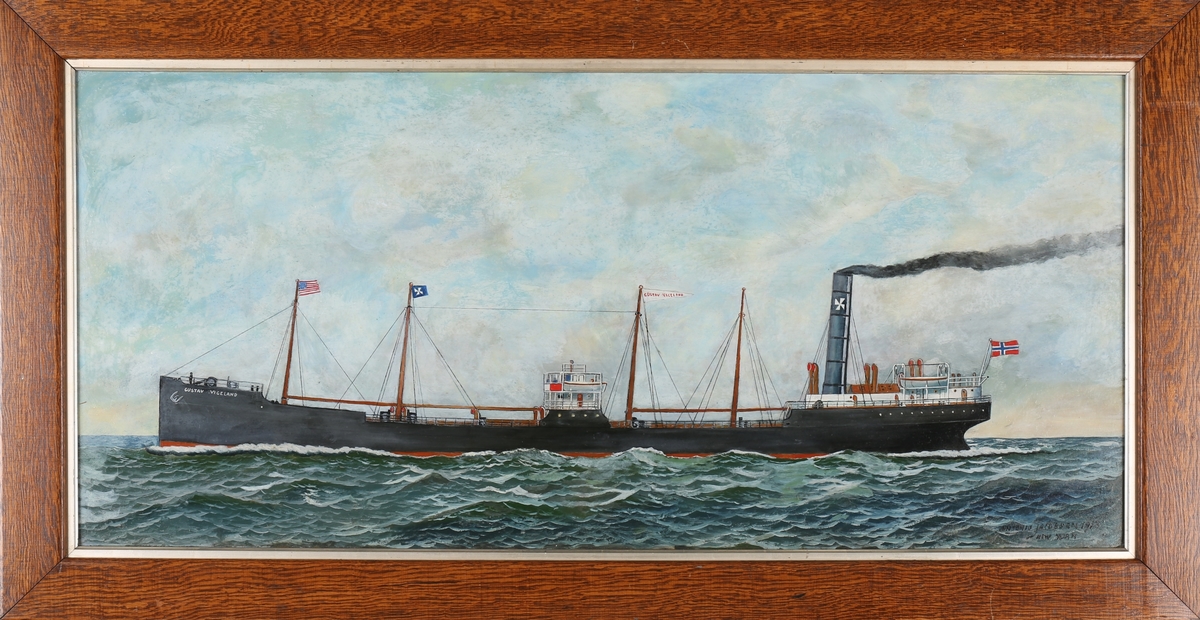 Skipsportrett av DS GUSTAV VIGELAND under fart i åpen sjø med norsk flagg akter.