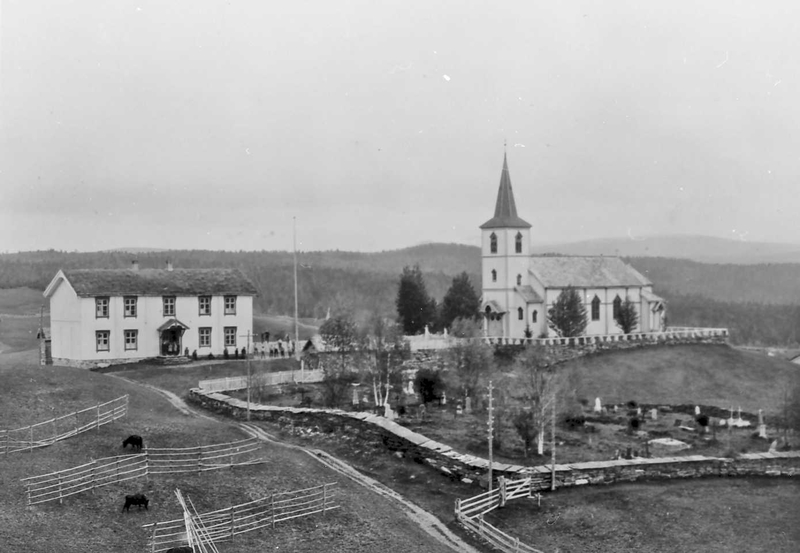 Vingelen Kirke, skole. 