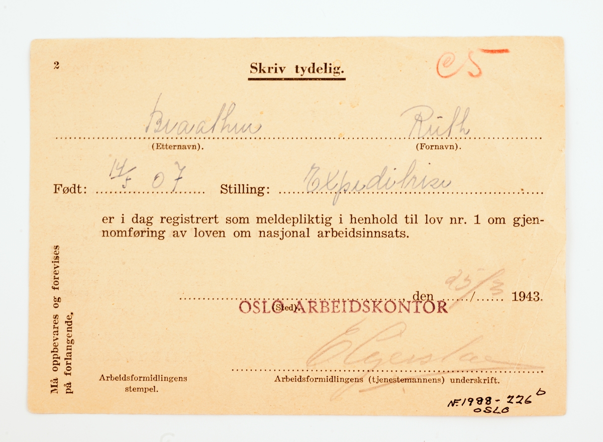 Registeringskort for utfylling av personalia ved registering som meldepliktig ved Oslo Arbeidskontor i 1943.