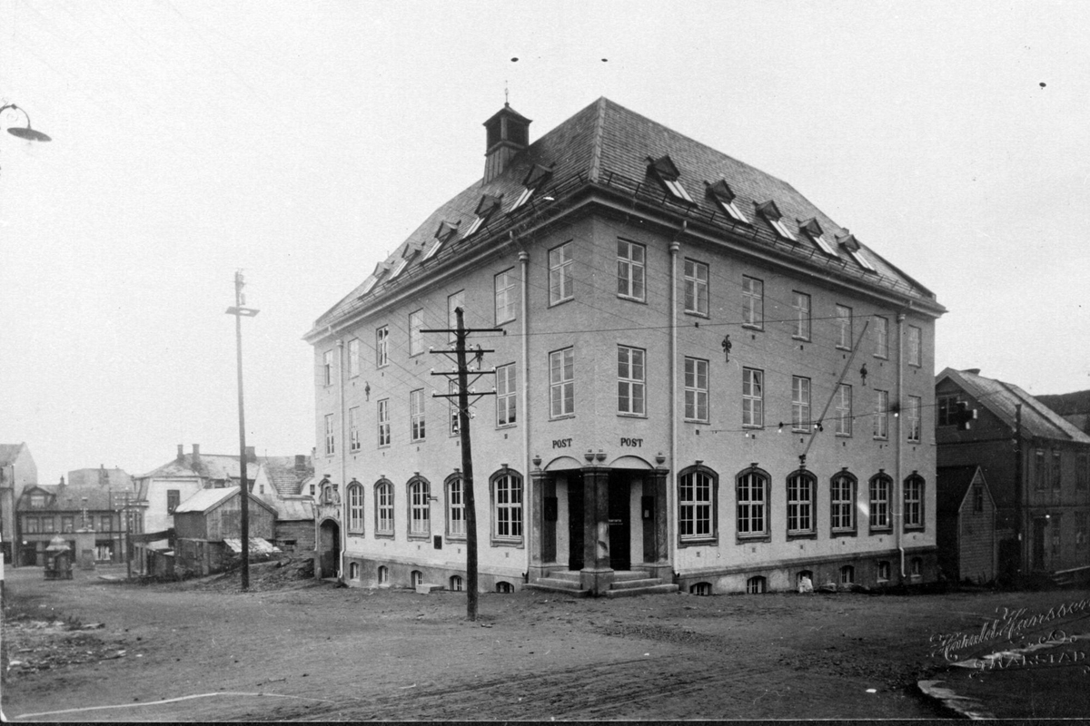 Gammelposthuset i Hans Egedes gate.